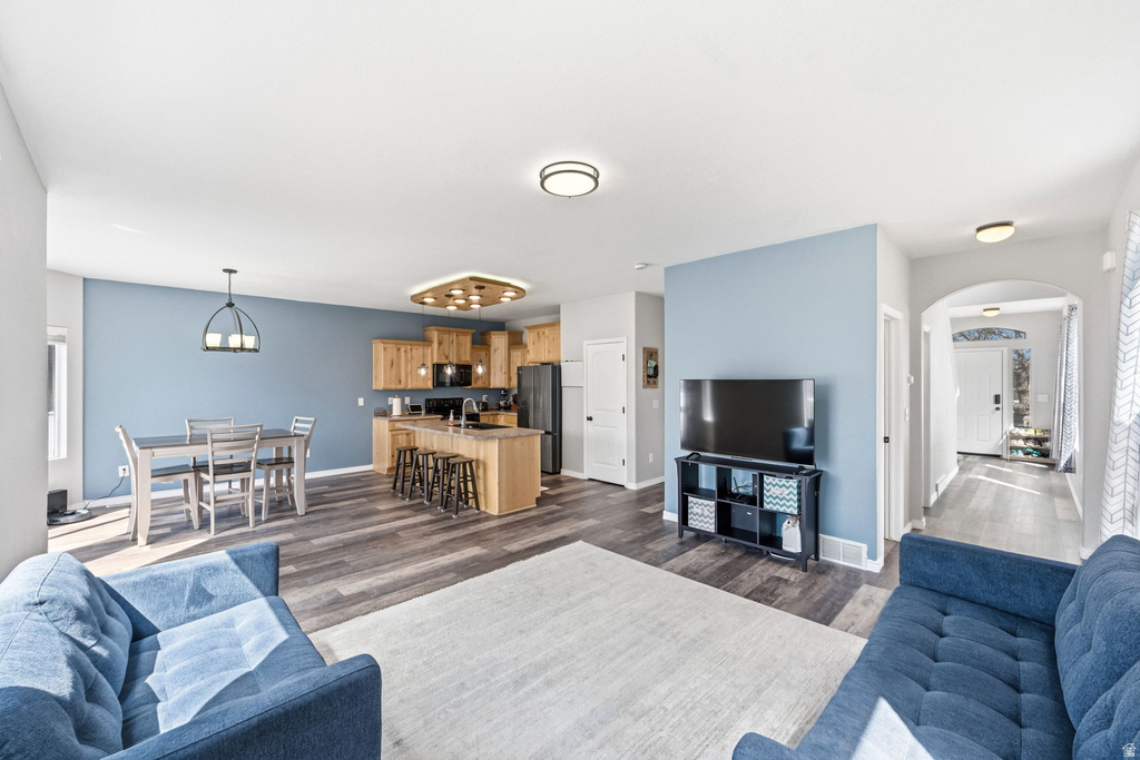 7141 W COTTAGE DR West Jordan, UT 84081