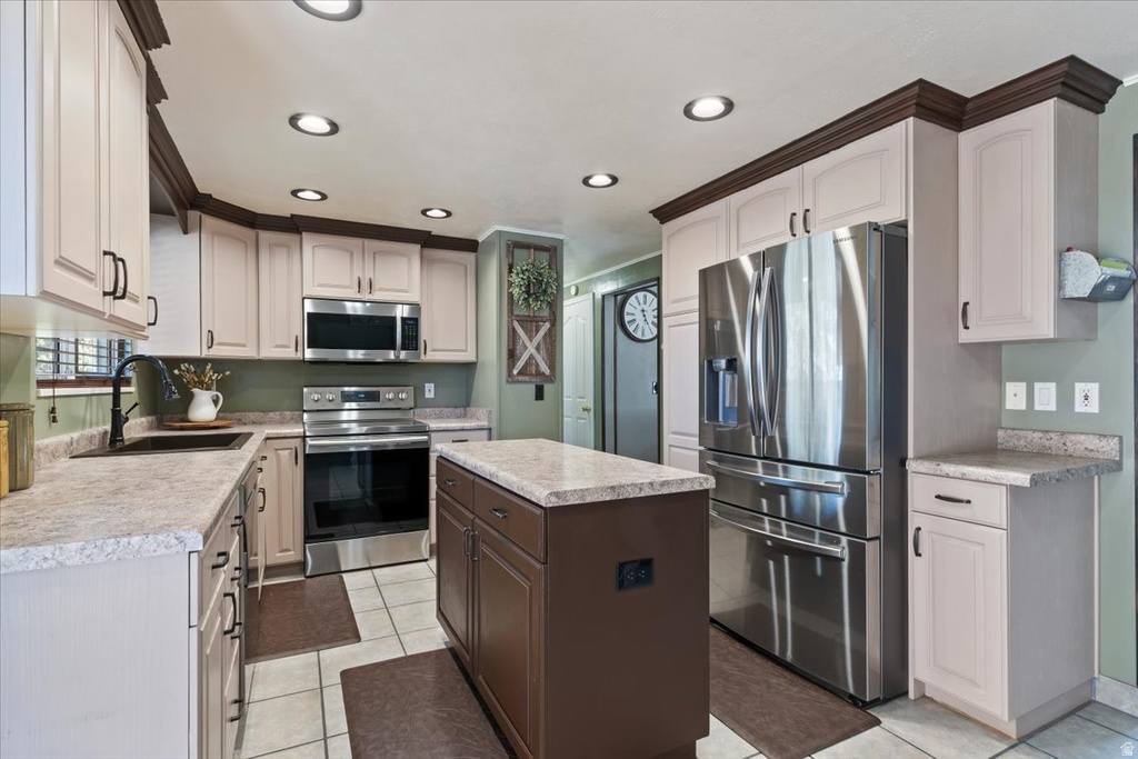 928 SOUTHWEST DR Tooele, UT 84074