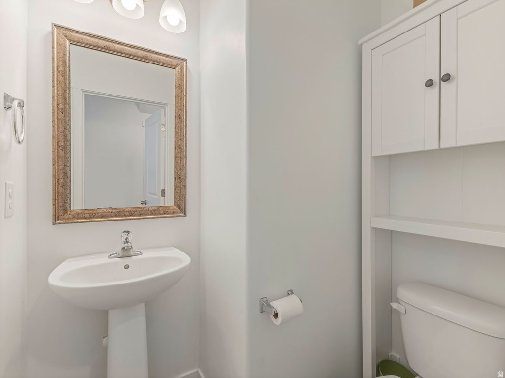 8533 W MEADOW BANK WAY Magna, UT 84044