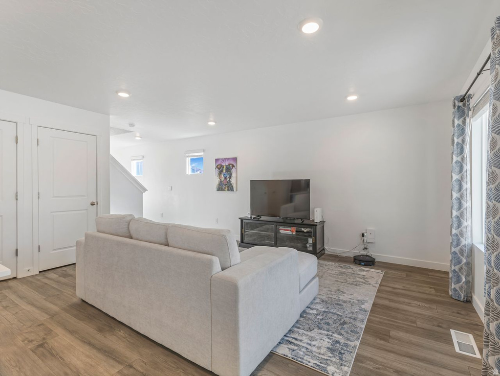 8533 W MEADOW BANK WAY Magna, UT 84044