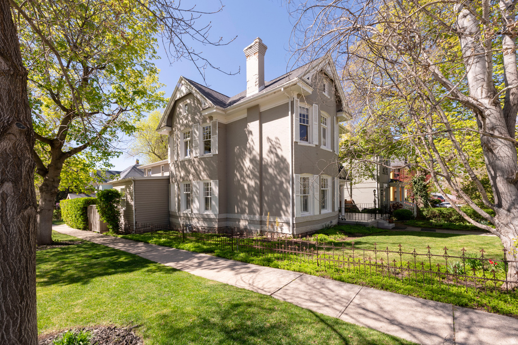 1040 E FIRST AVE Salt Lake City, UT 84103