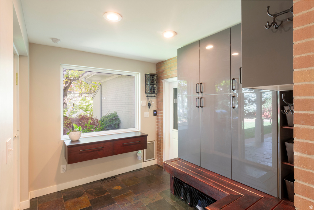 3521 S MILLHOLLOW CIR Salt Lake City, UT 84106