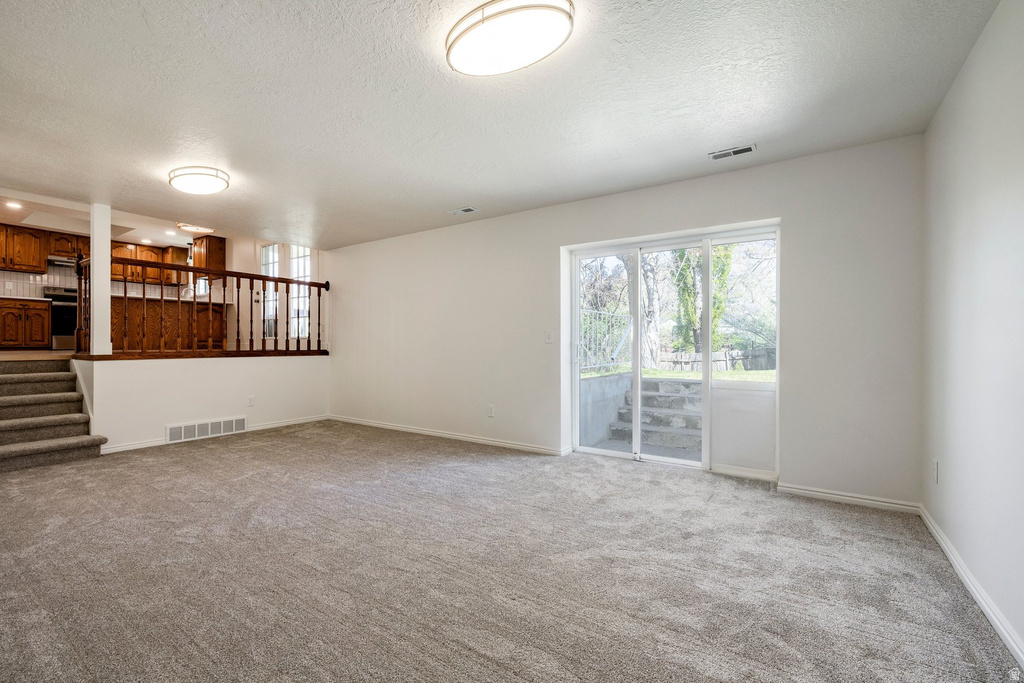 1320 N WINSTON DR Kaysville, UT 84037