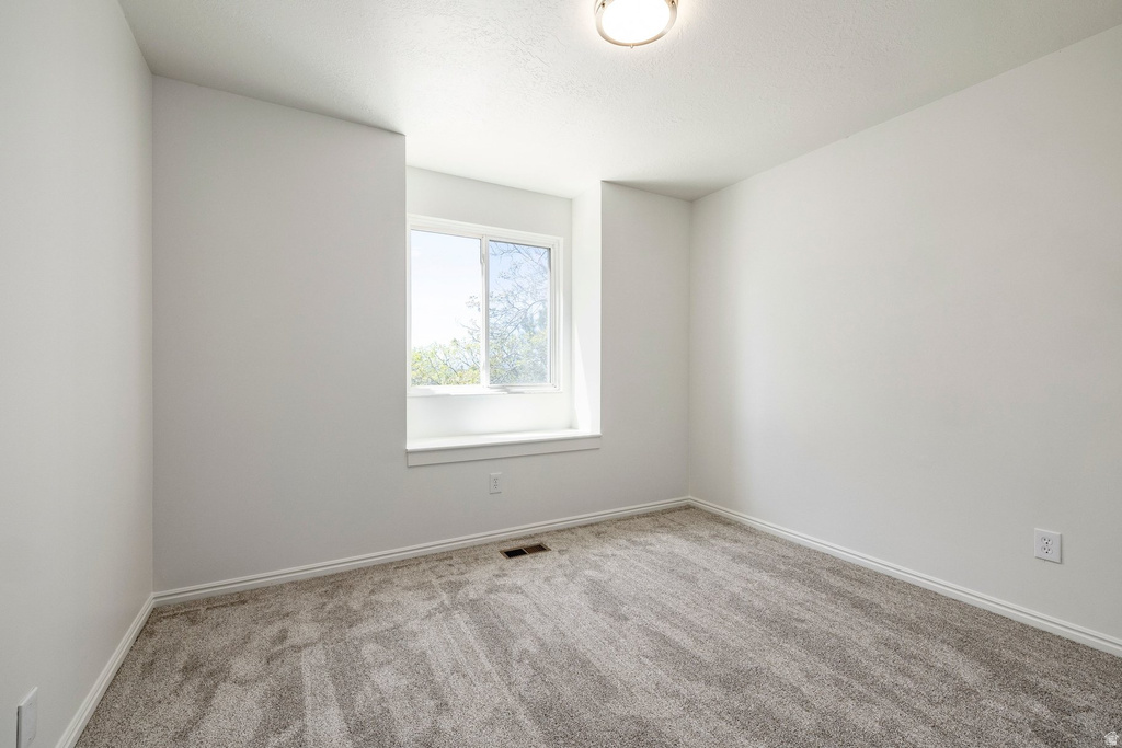 1320 N WINSTON DR Kaysville, UT 84037