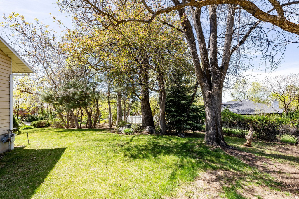 1320 N WINSTON DR Kaysville, UT 84037