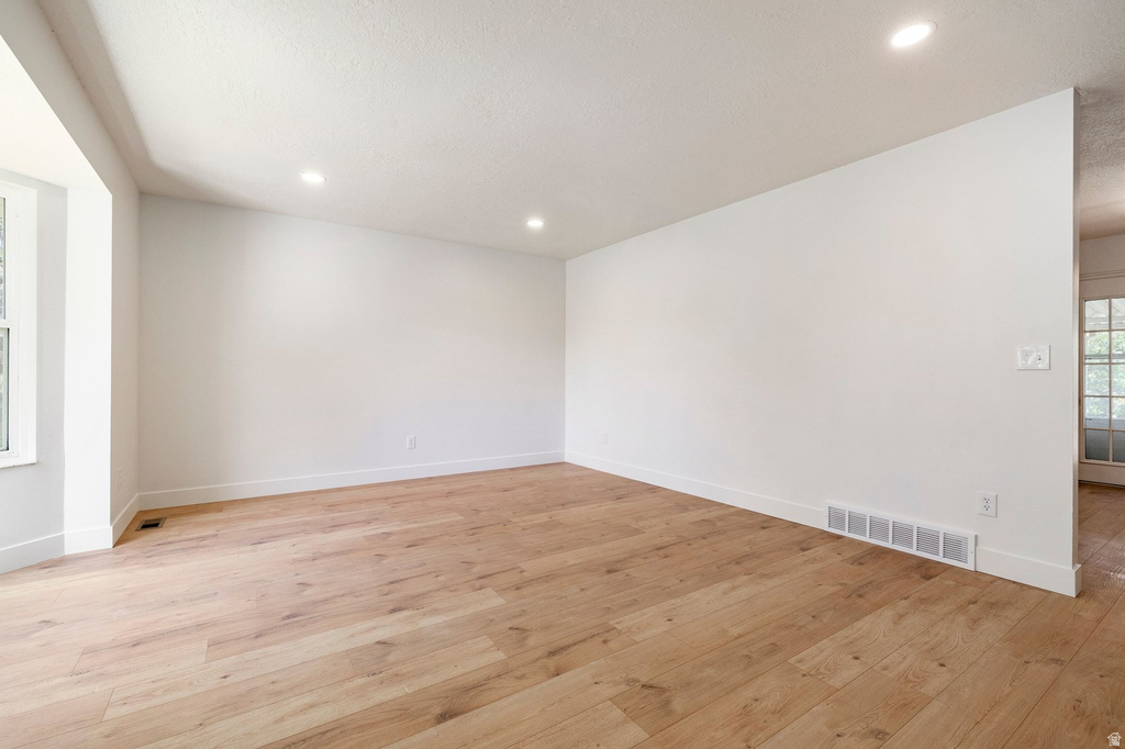 1320 N WINSTON DR Kaysville, UT 84037