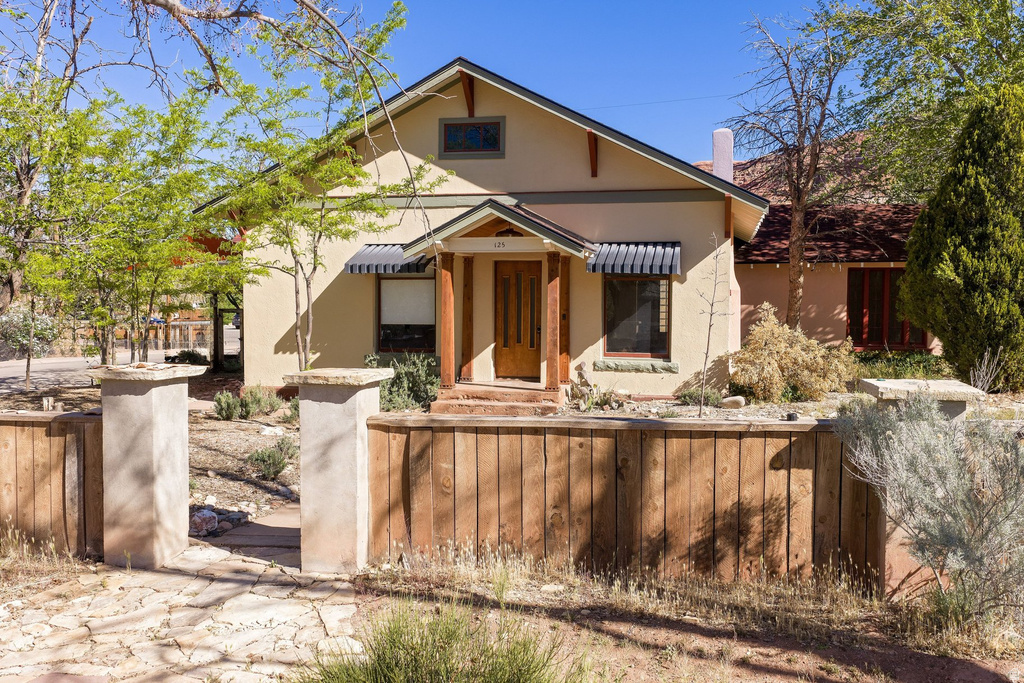 125 E 200 N Moab, UT 84532