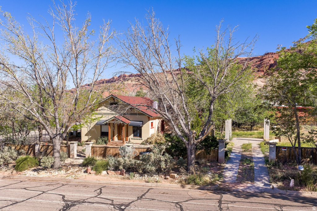 125 E 200 N Moab, UT 84532