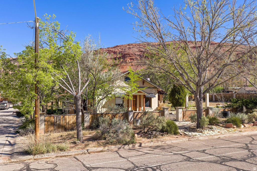 125 E 200 N Moab, UT 84532