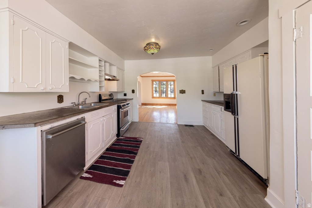 125 E 200 N Moab, UT 84532