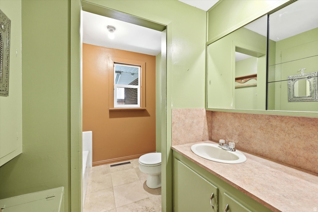 98 DIXIE AVE Layton, UT 84041