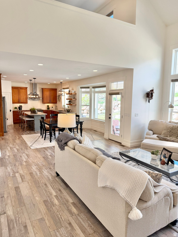 1130 W FAWN DR Pleasant View, UT 84414