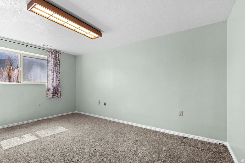 6471 S BLUEMONT DR Taylorsville, UT 84123