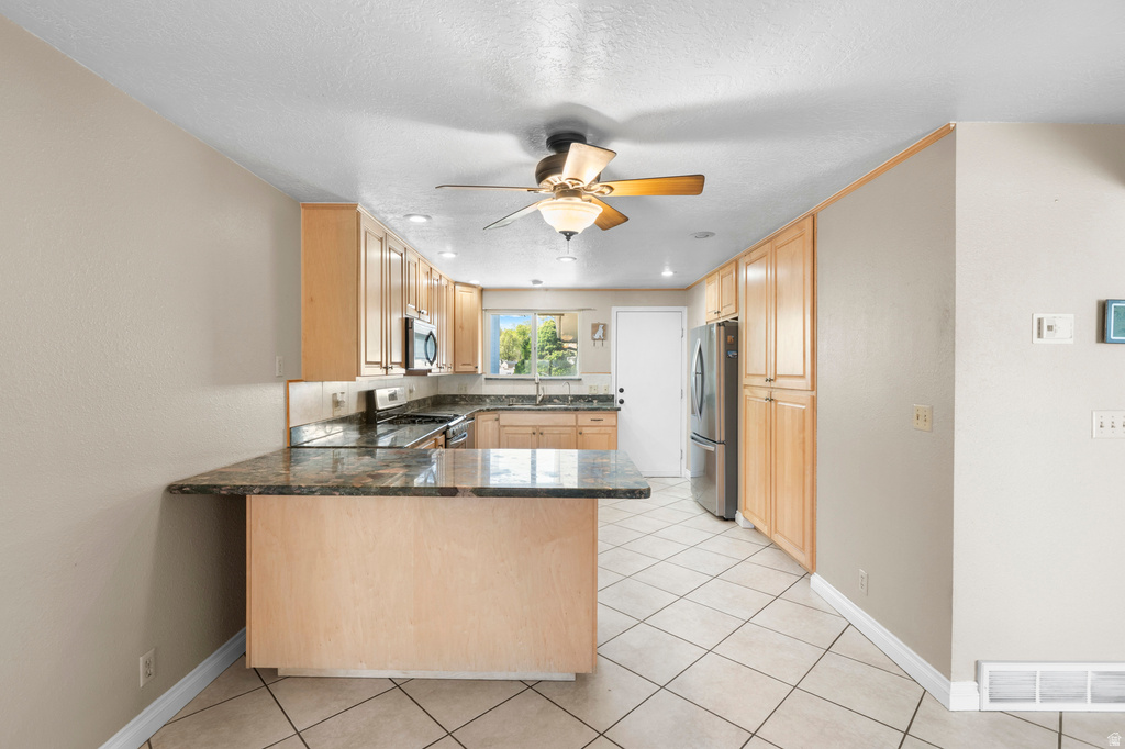 6471 S BLUEMONT DR Taylorsville, UT 84123