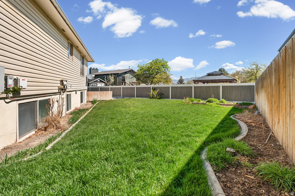 6471 S BLUEMONT DR Taylorsville, UT 84123