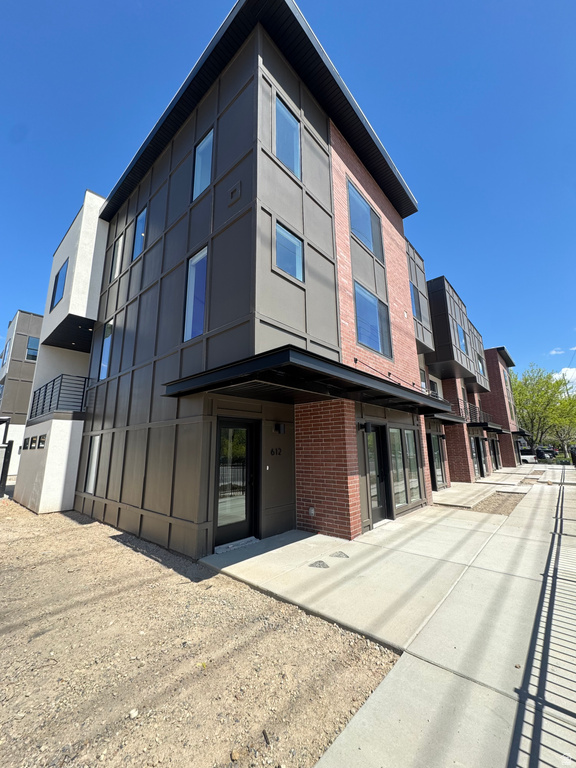 612 E ELANOR CV #32 Salt Lake City, UT 84107