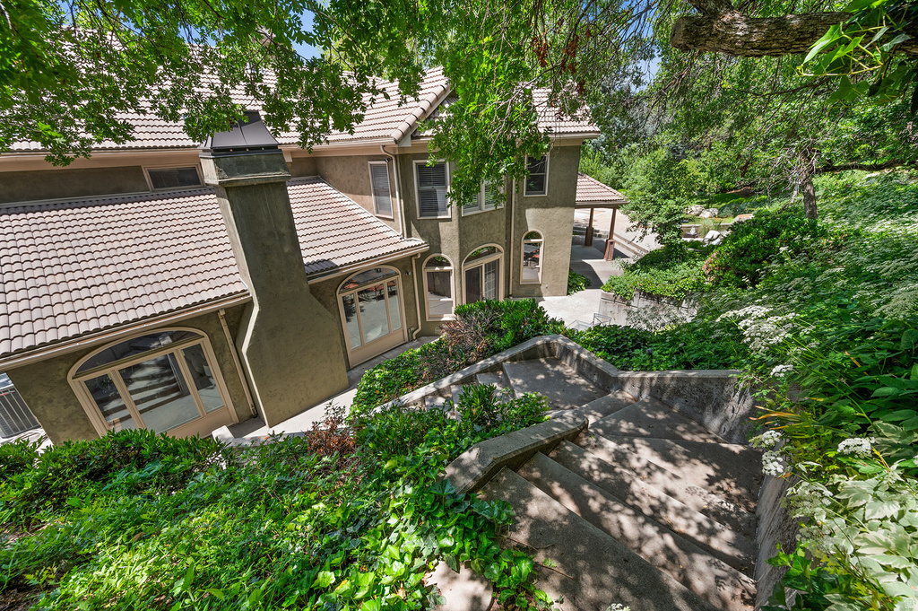 5757 S HOLLADAY BLVD Holladay, UT 84121