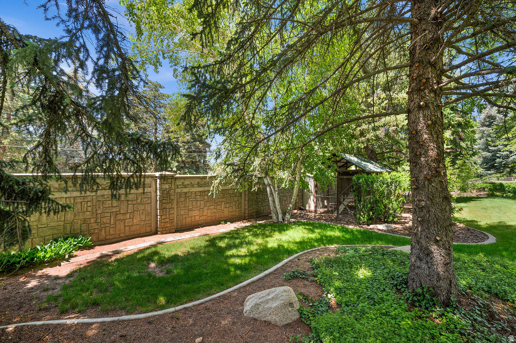 5757 S HOLLADAY BLVD Holladay, UT 84121