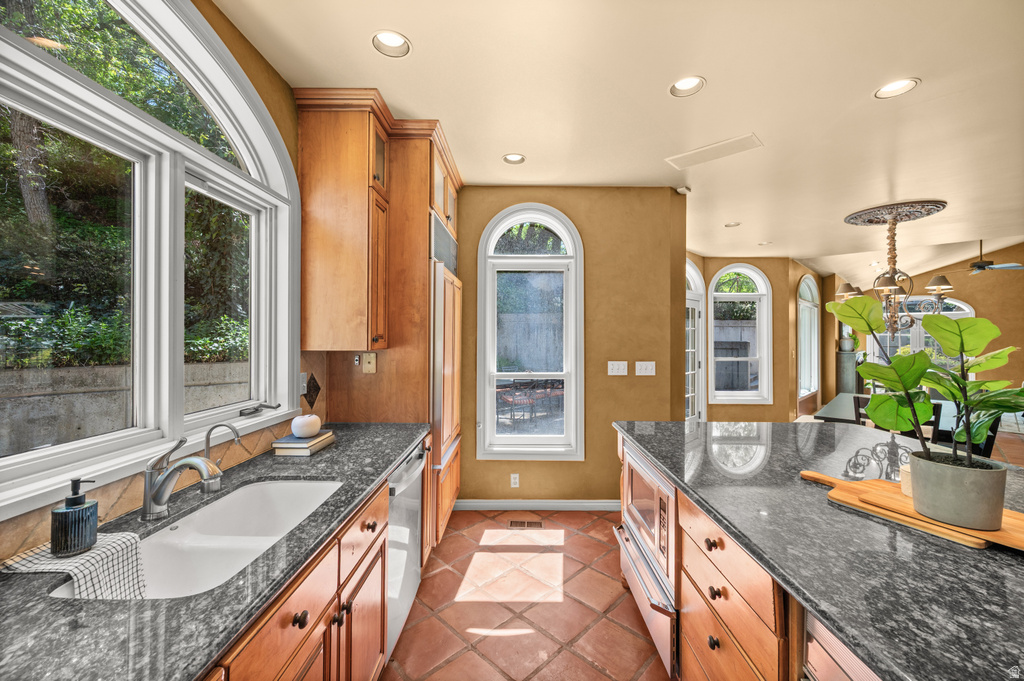 5757 S HOLLADAY BLVD Holladay, UT 84121