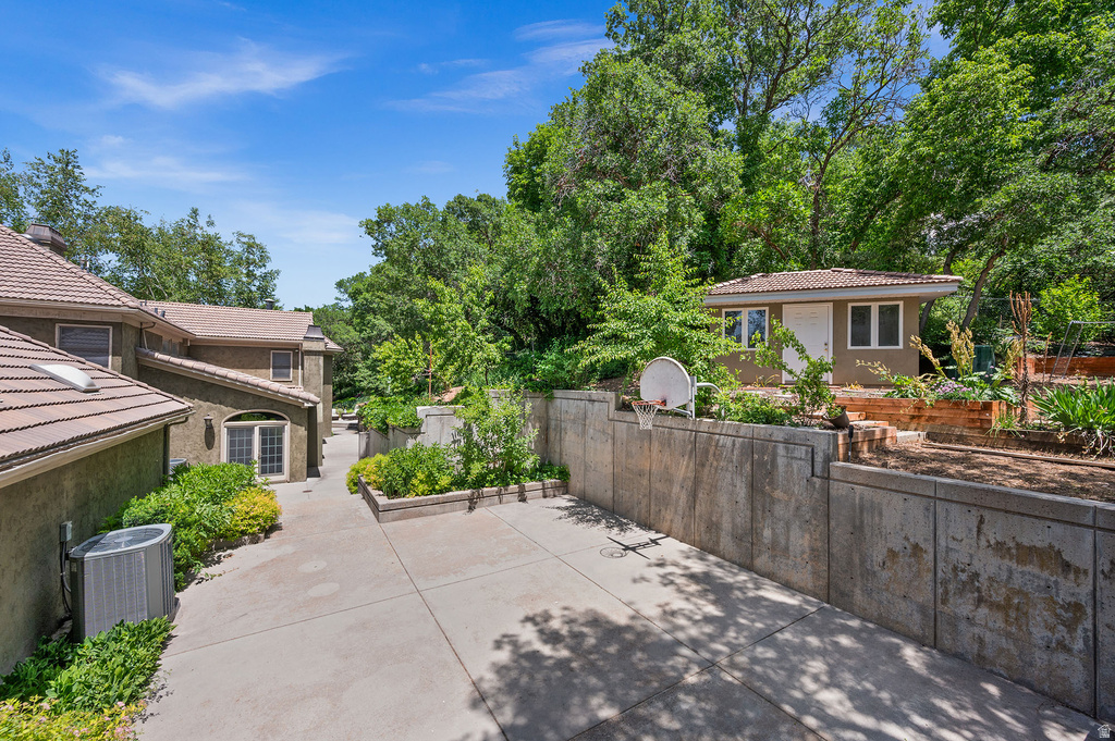 5757 S HOLLADAY BLVD Holladay, UT 84121