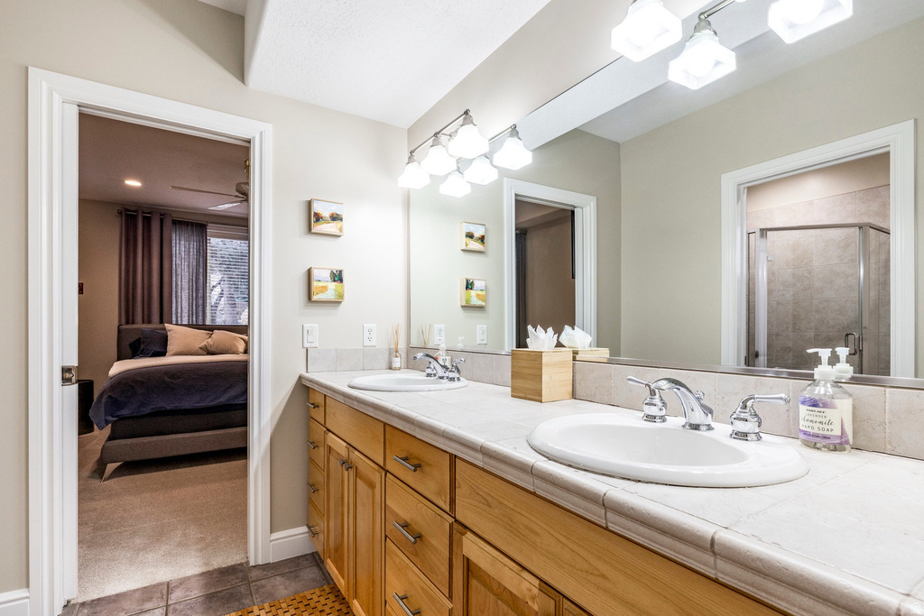 3252 SUNSET HOLLOW DR Bountiful, UT 84010