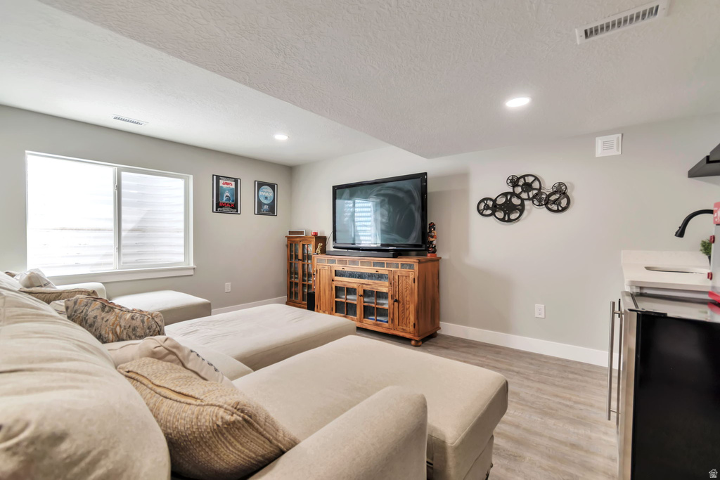 253 W QUARTZ RD Tooele, UT 84074