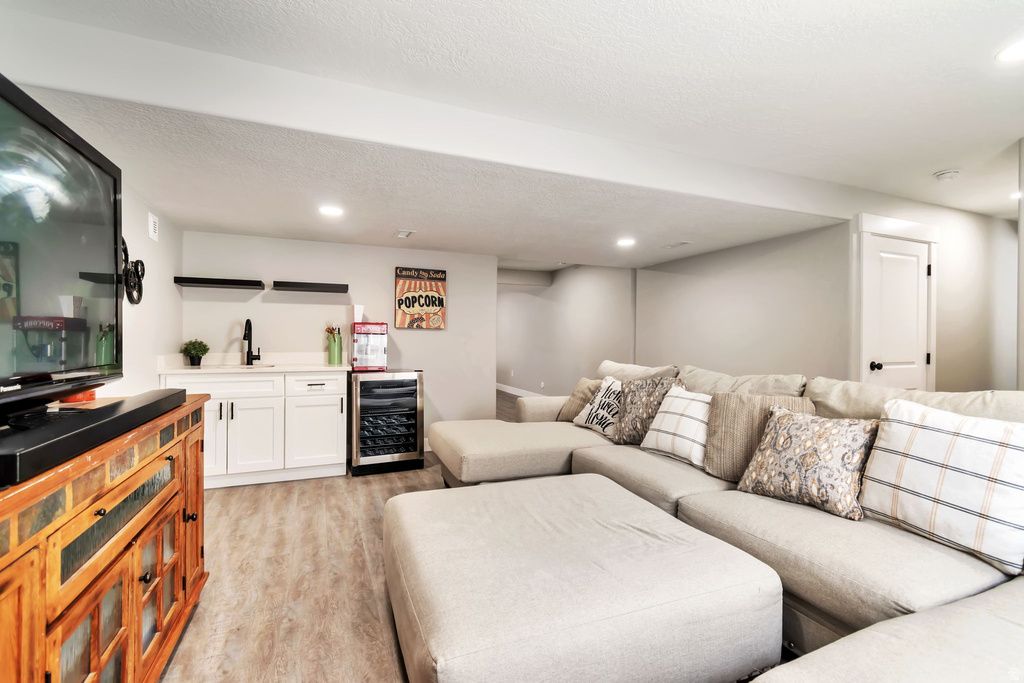 253 W QUARTZ RD Tooele, UT 84074