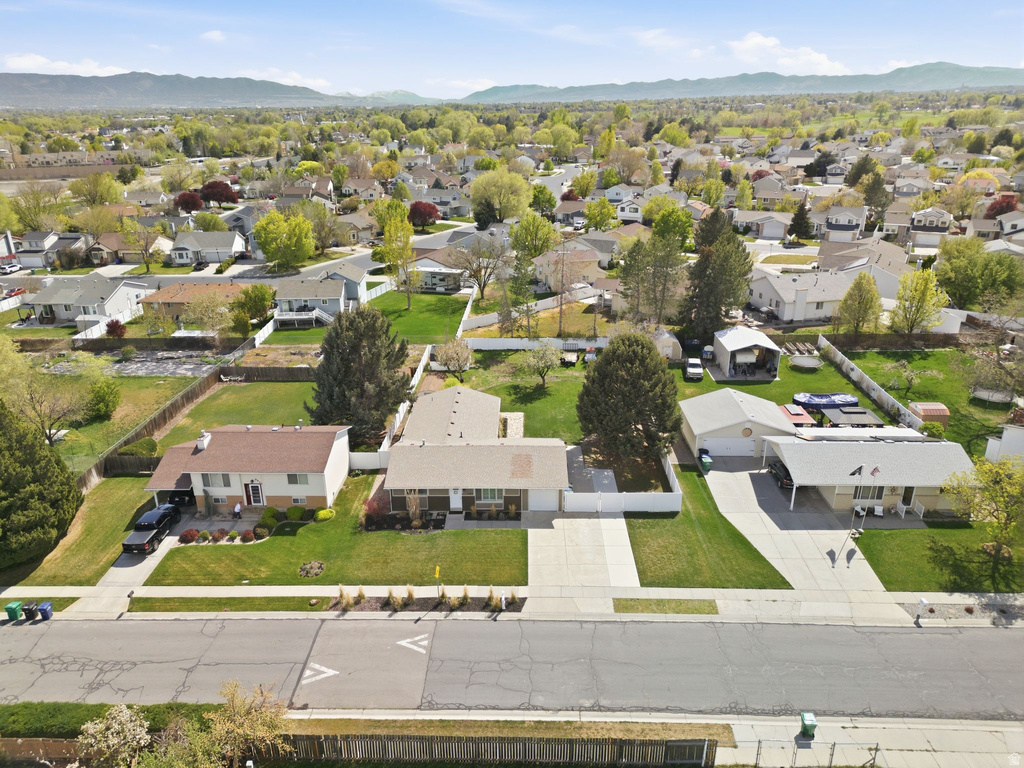 2393 W BUENO VISTA DR West Jordan, UT 84088