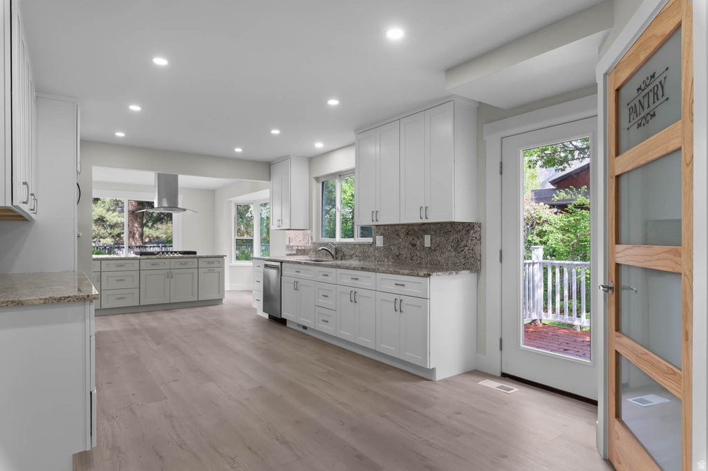 8965 S QUAIL RUN DR Sandy, UT 84093