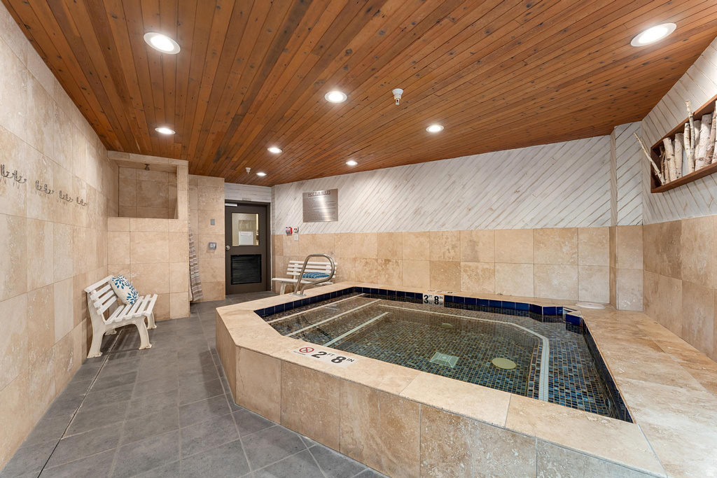 1940 PROSPECTOR AVE #302 Park City, UT 84060