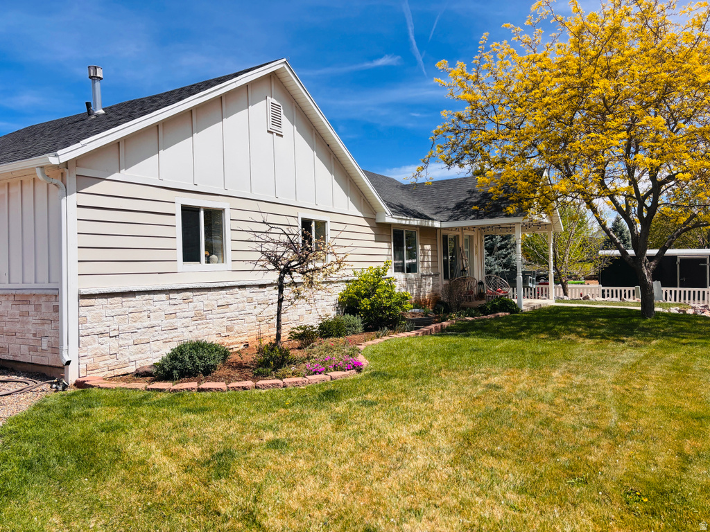 412 W CENTER ST Blanding, UT 84511