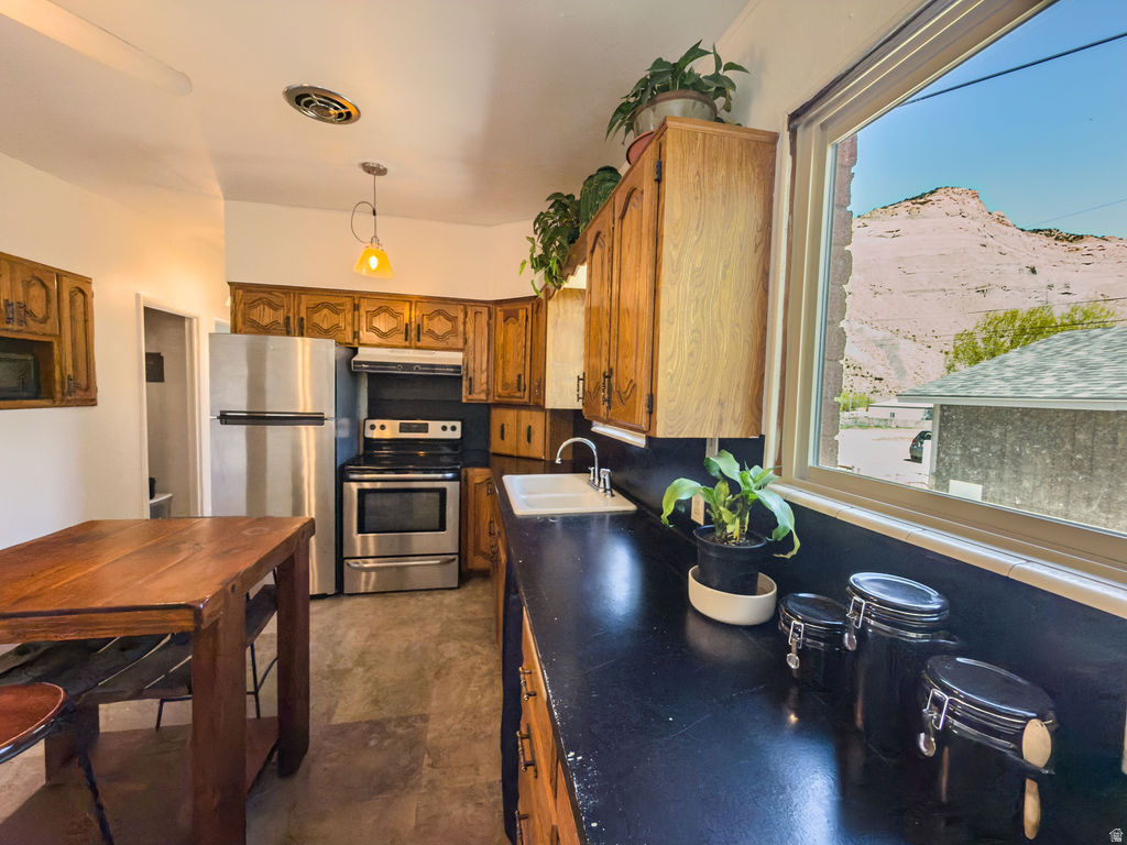 1 S 3RD AVE Helper, UT 84526