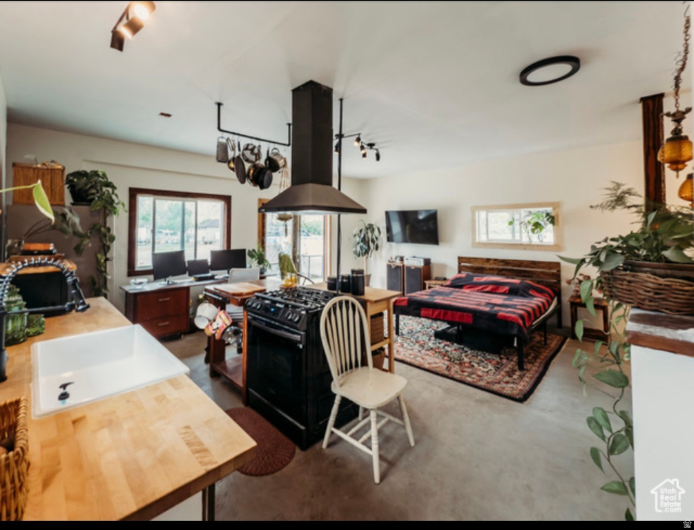 1 S 3RD AVE Helper, UT 84526