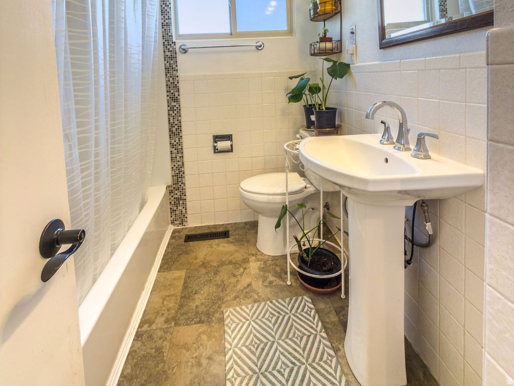 1 S 3RD AVE Helper, UT 84526