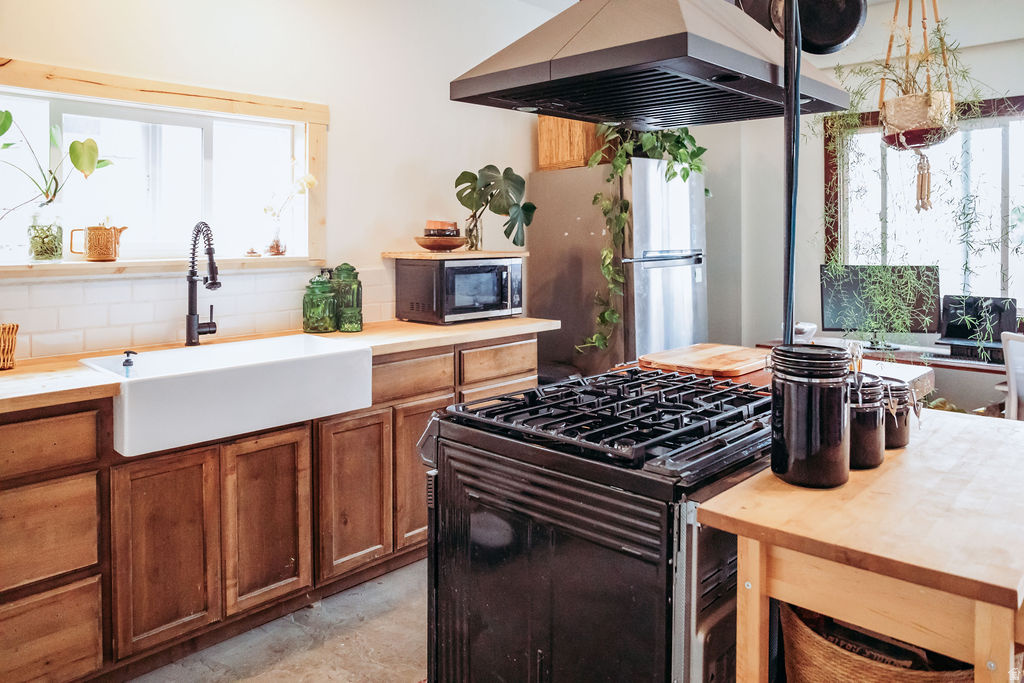 1 S 3RD AVE Helper, UT 84526