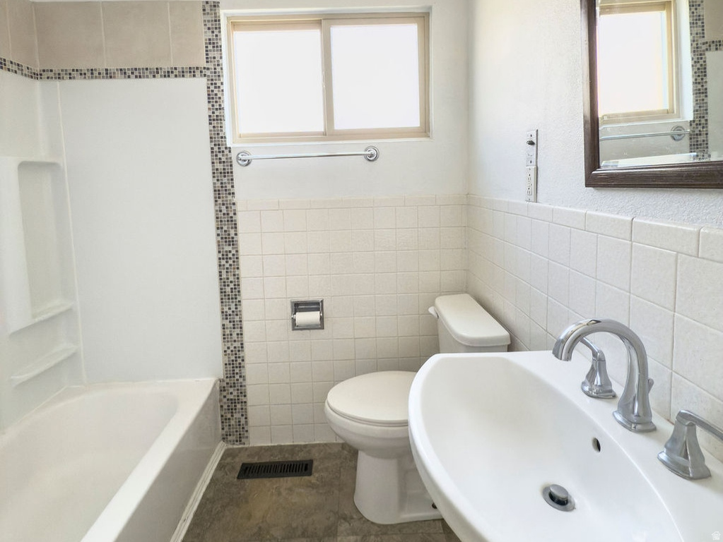 1 S 3RD AVE Helper, UT 84526