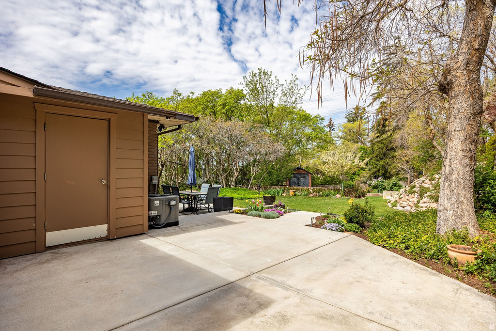 2250 S BELAIRE DR Salt Lake City, UT 84109