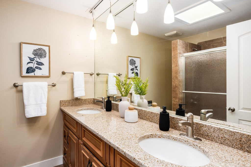 2250 S BELAIRE DR Salt Lake City, UT 84109