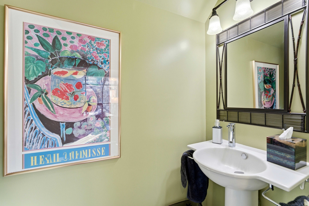 742 E CHELSEA DR Bountiful, UT 84010