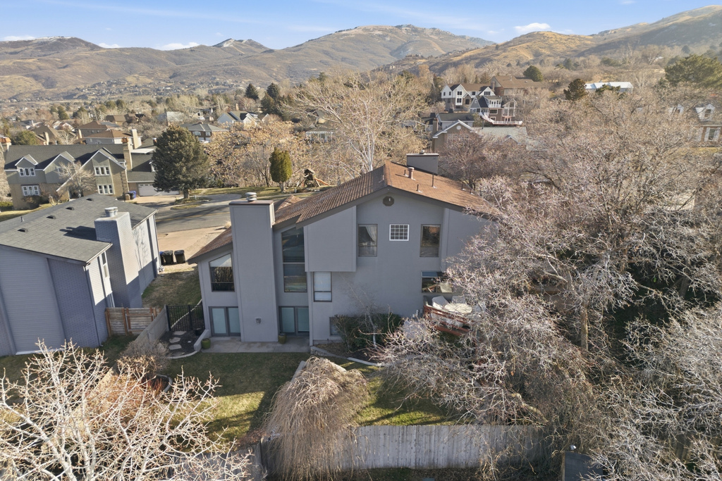 742 E CHELSEA DR Bountiful, UT 84010