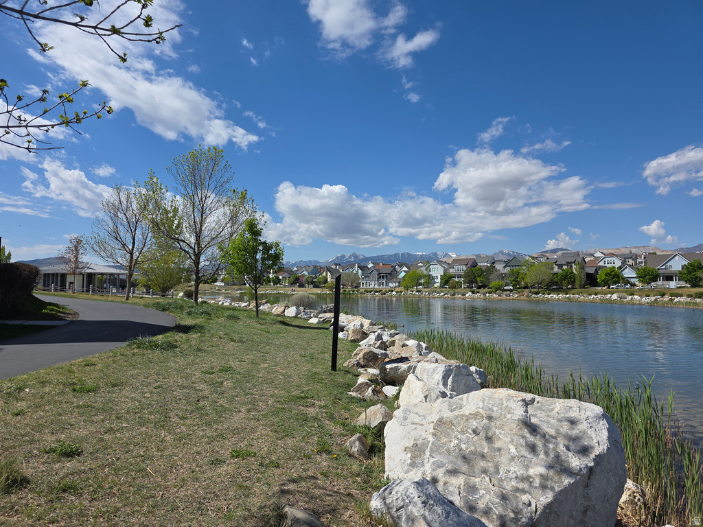 4658 W BOATHOUSE CIR South Jordan, UT 84009
