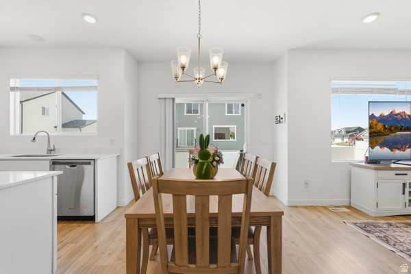 792 S 4000 W Syracuse, UT 84075