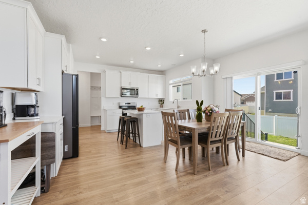 792 S 4000 W Syracuse, UT 84075