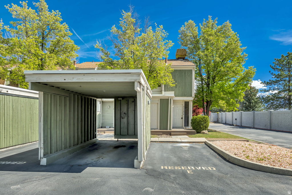 4216 S SOLITUDE RDG #E Taylorsville, UT 84129