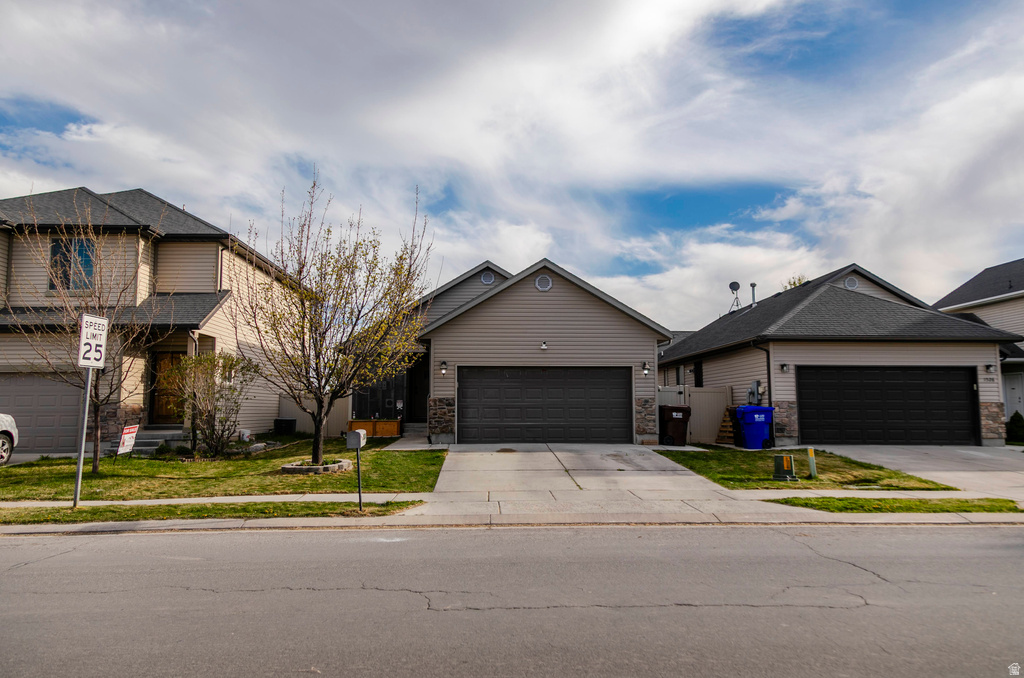 1534 E SHADOW DR Eagle Mountain, UT 84005