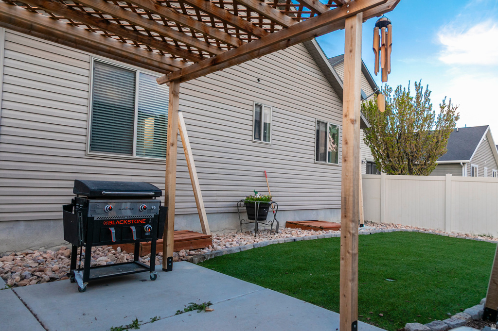 1534 E SHADOW DR Eagle Mountain, UT 84005