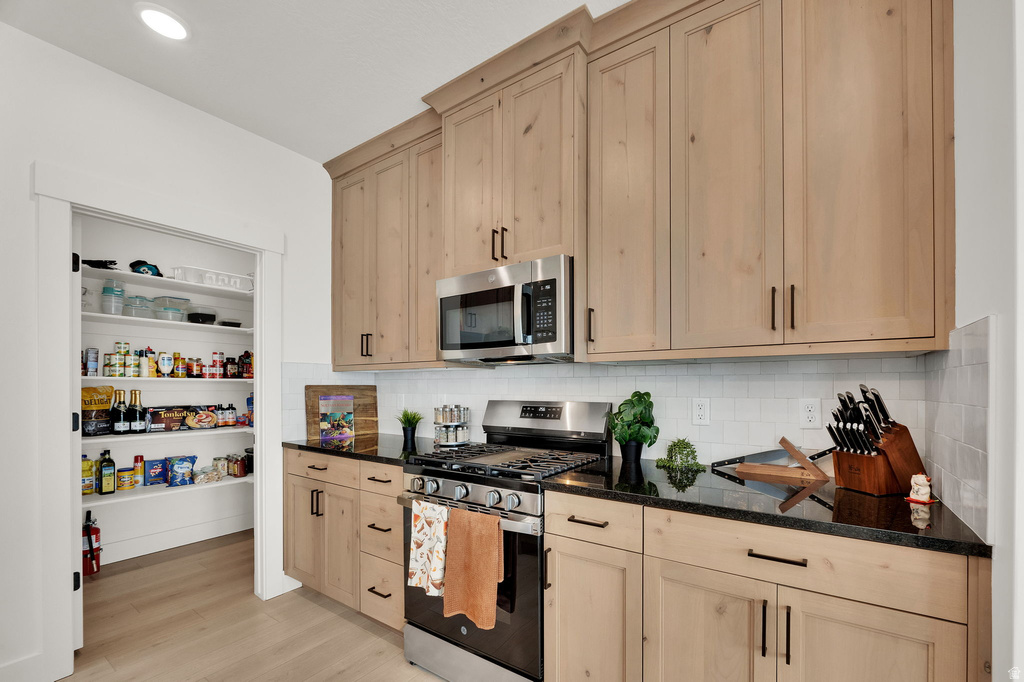 3491 W 3275 N Plain City, UT 84404