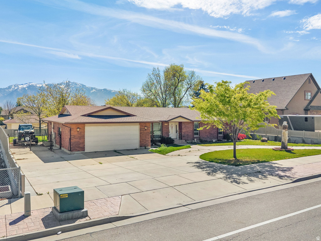 10261 S 3200 W South Jordan, UT 84095