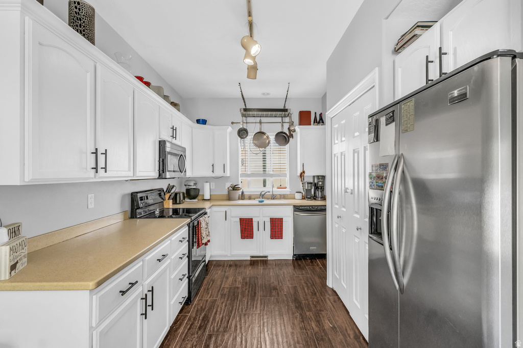 10782 S WYNGATE PARK DR South Jordan, UT 84095