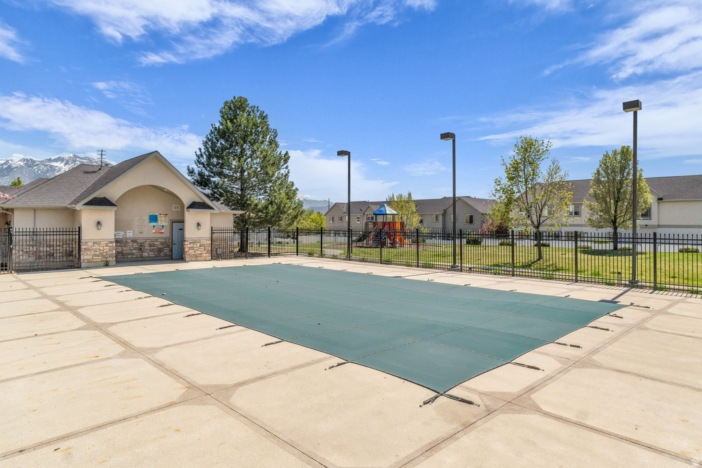 10782 S WYNGATE PARK DR South Jordan, UT 84095